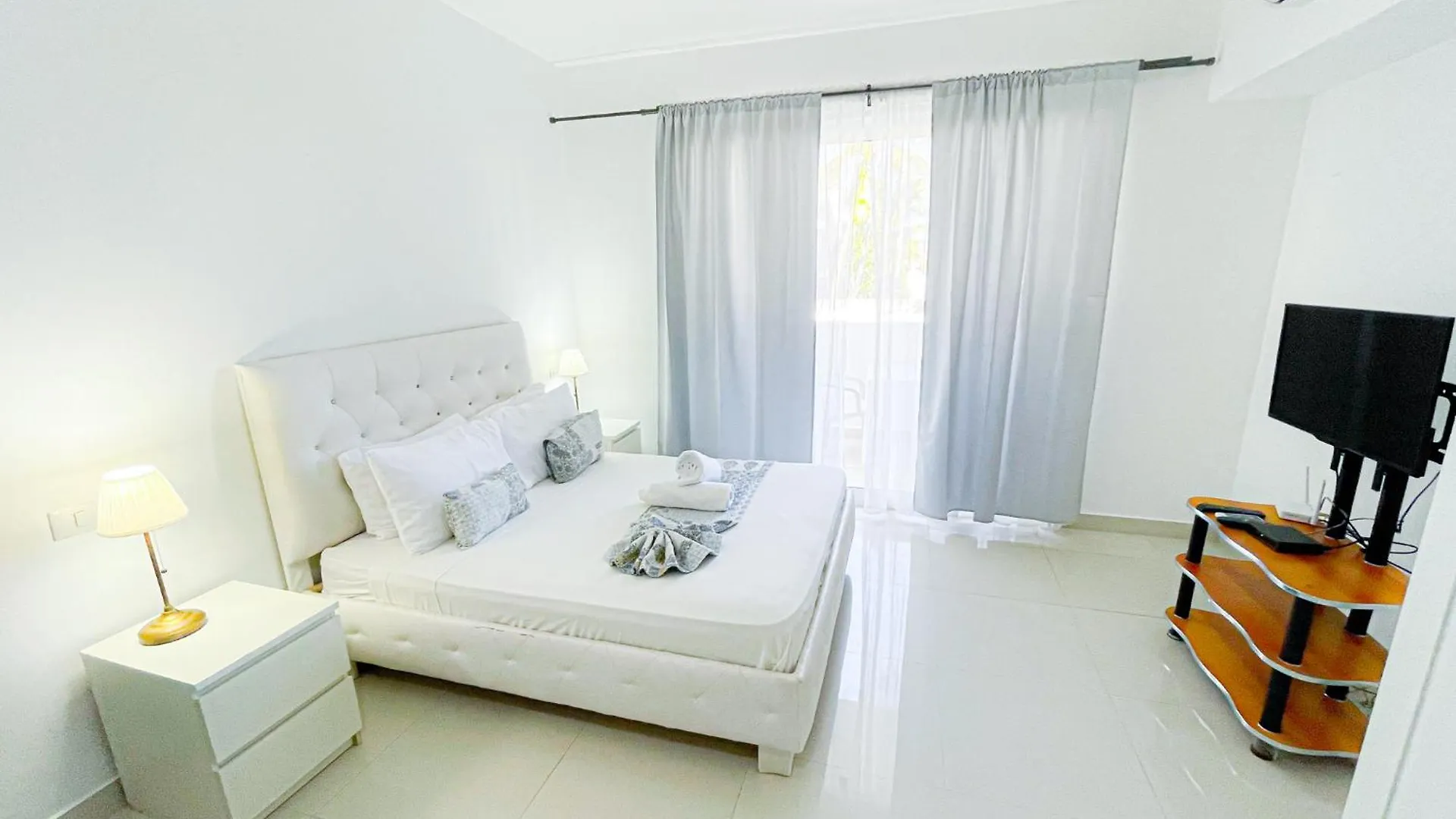 Ducassi Suites Rooms & Beach - Playa Bavaro - Wifi - Parking - Rooftop Pool & Spa Punta Cana Hotel