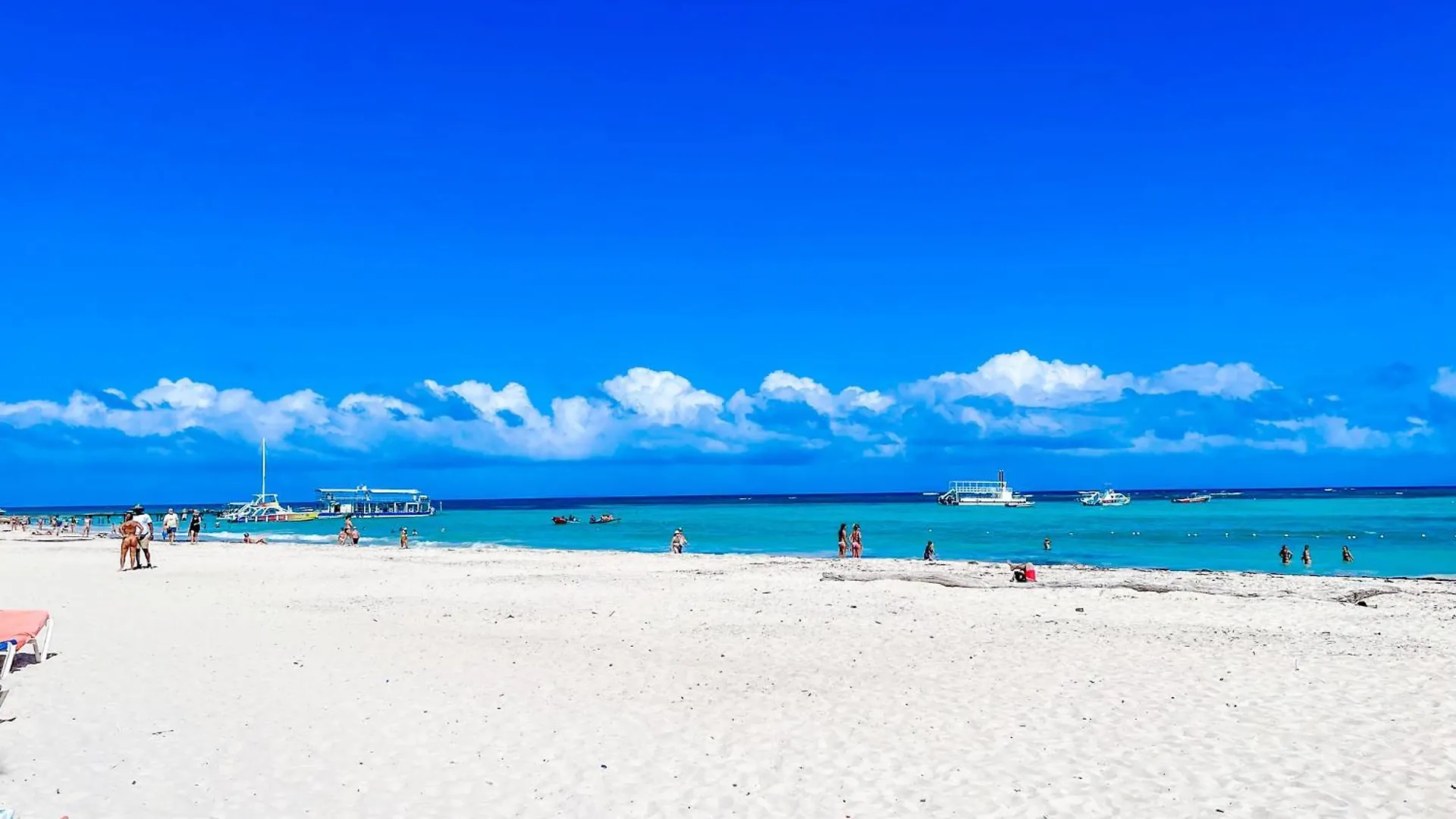 Ducassi Suites Rooms & Beach - Playa Bavaro - Wifi - Parking - Rooftop Pool & Spa Punta Cana