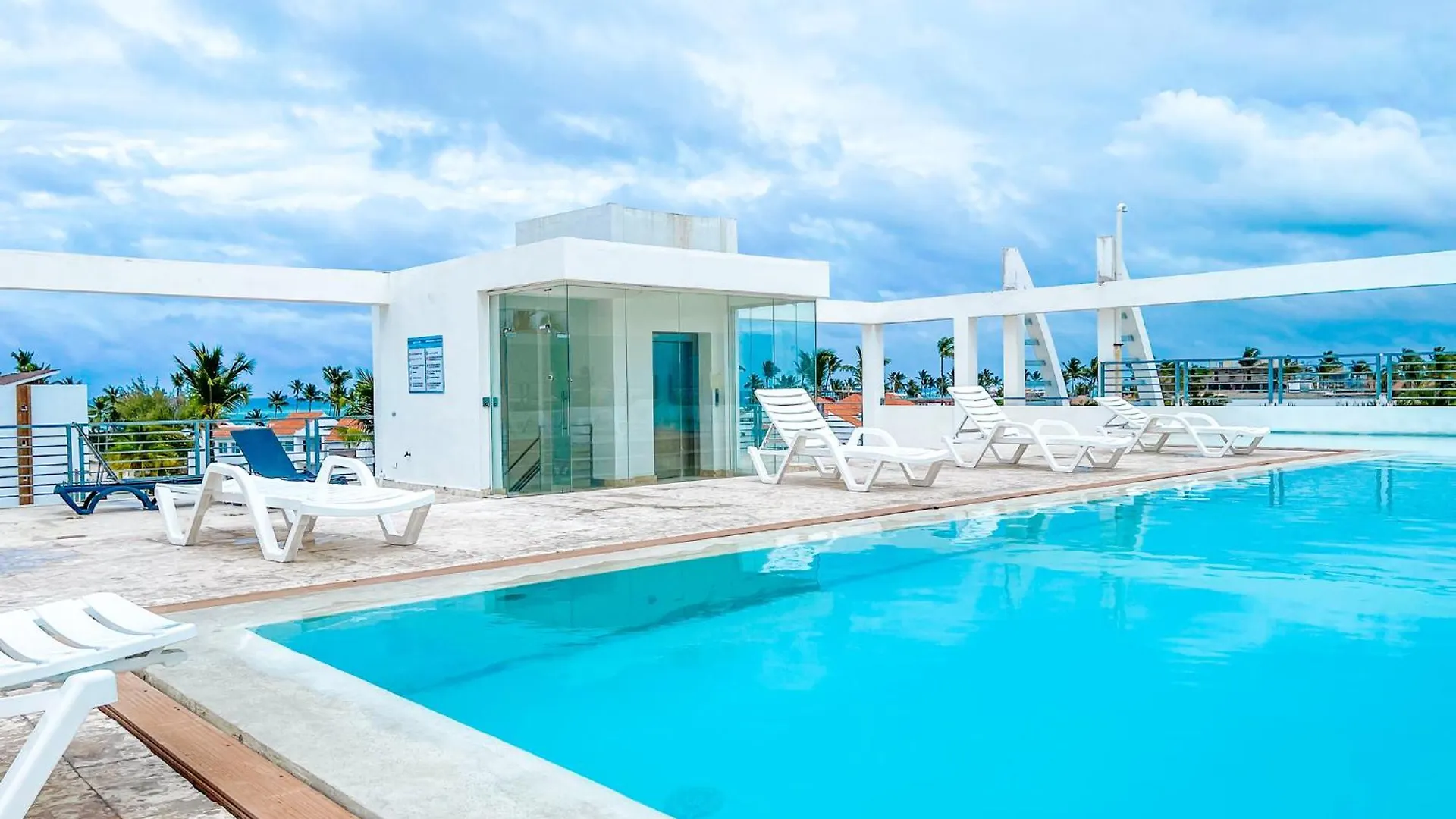 Hotel Ducassi Suites Rooms & Beach - Playa Bavaro - Wifi - Parking - Rooftop Pool & Spa Punta Cana
